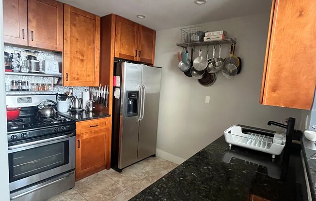 1 bed, 1 bath, $3,800, Unit 4B