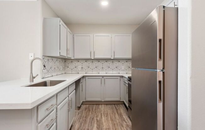 2 beds, 2 baths, 972 sqft, $1,599, Unit 320