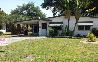 Great 2/1 home w/Large fenced in back yard and laundry room inside.