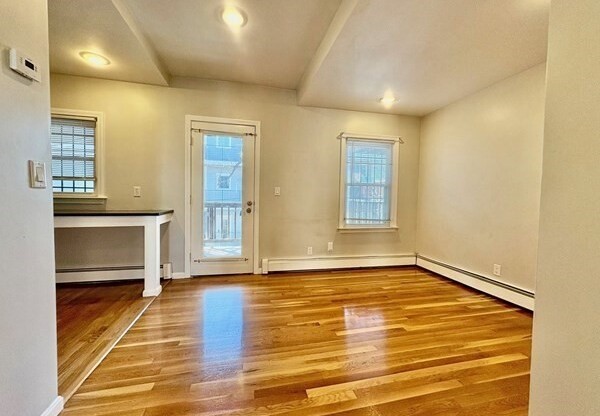 131 W 7 ST