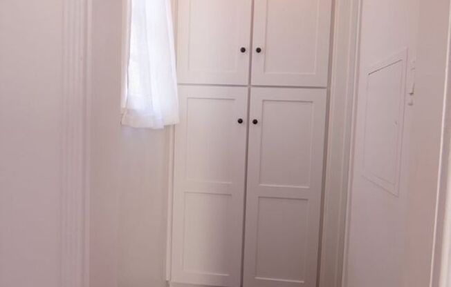 Sunset Drive, 4363-4377