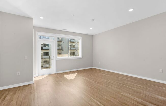 Studio, 1 bath, 548 sqft, $1,810, Unit 730