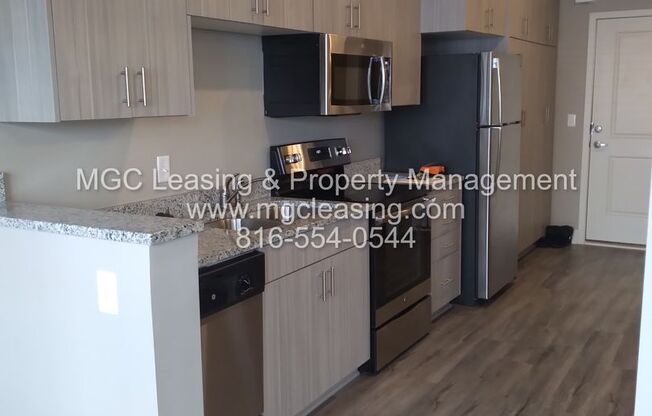 Studio, 1 bath, 497 sqft, $957, Unit 5620-1E NE 80th Ter