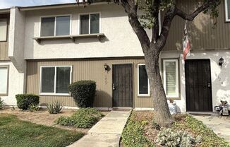 PRICE REDUCTION 1029 Clark St. Riverside | 3 Bed | 2.5 Bath Townhome Available Now!