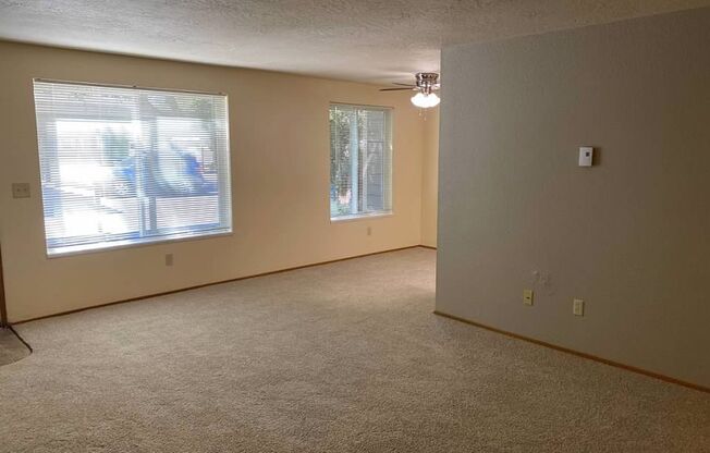 2 beds, 1 bath, 900 sqft, $1,379, Unit 35C