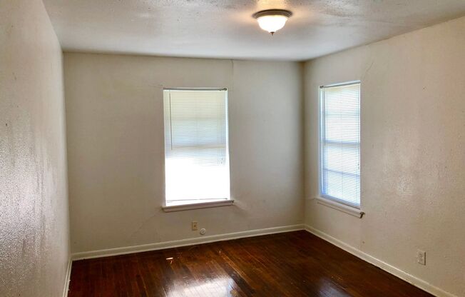 2 beds, 1 bath, $1,050