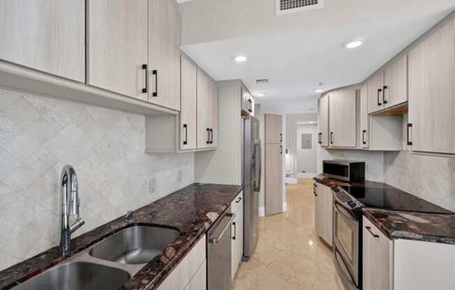 2 beds, 2.5 baths, $5,400, Unit # 1604