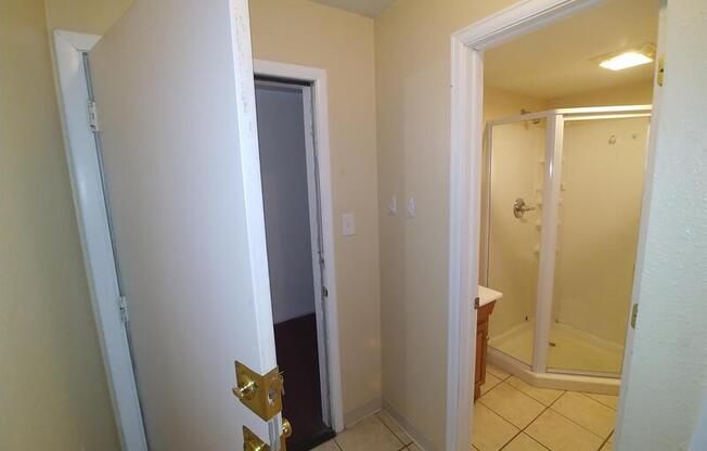 Studio, 1 bath, 275 sqft, $600