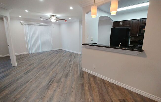 2 beds, 2 baths, 950 sqft, $2,850, Unit 320