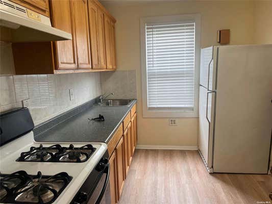 2 beds, 1 bath, $2,800