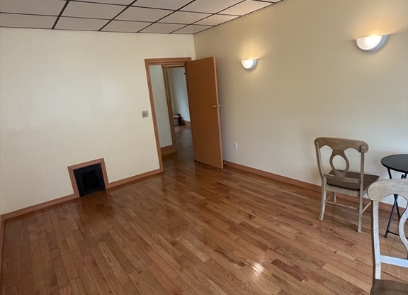 4 beds, 1 bath, 1,500 sqft, $2,800, Unit 2