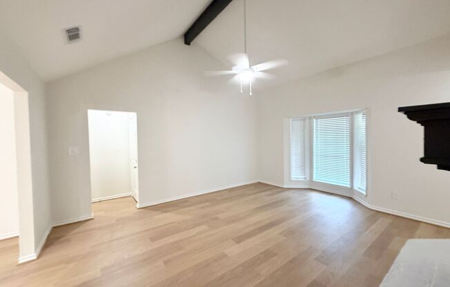Elegant Recently Updated 3/2/2 Home in Angleton !