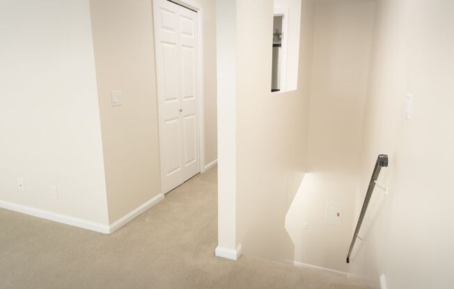 1 bed, 1 bath, 660 sqft, $2,120, Unit 65-101
