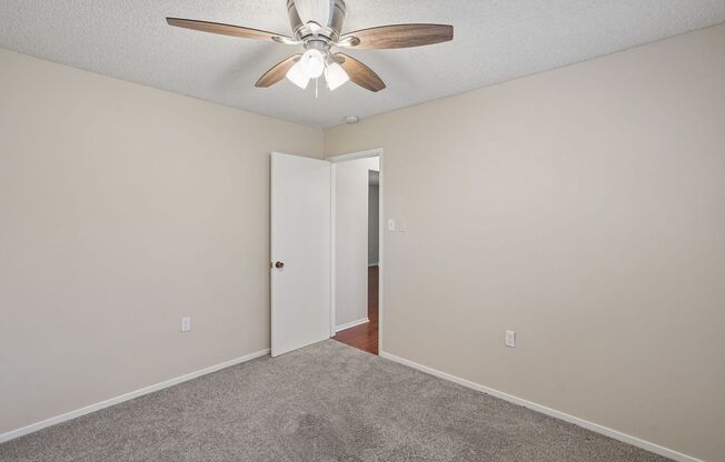 2 beds, 1 bath, 850 sqft, $1,600, Unit 4554