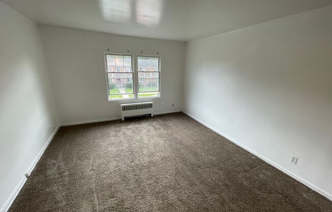 1 bed, 1 bath, 750 sqft, $950, Unit 10F