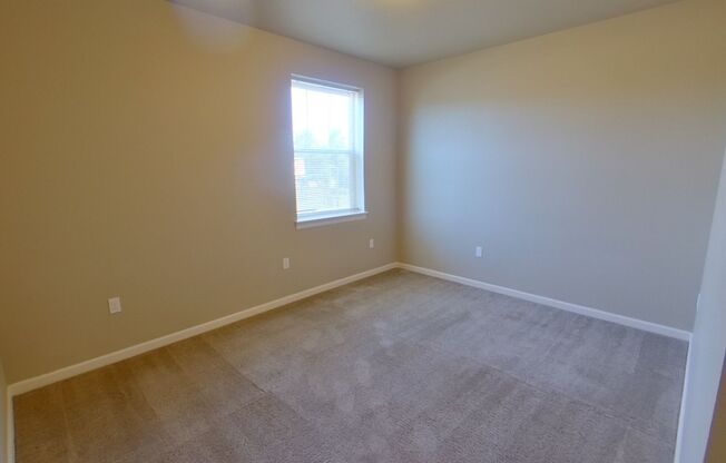 3 beds, 3 baths, 1,324 sqft, $2,700, Unit 303