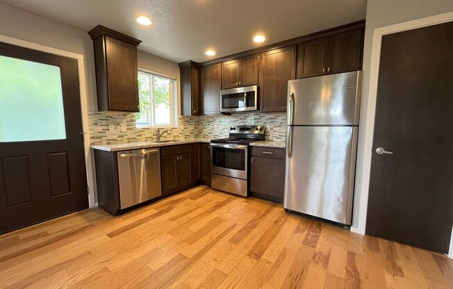 Charming SE Bungalow 3 Bed 2 Bathroom with Washer & Dryer