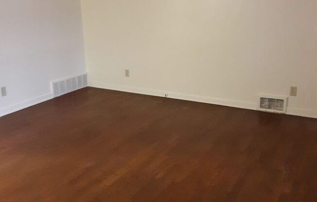 2 beds, 1 bath, $850