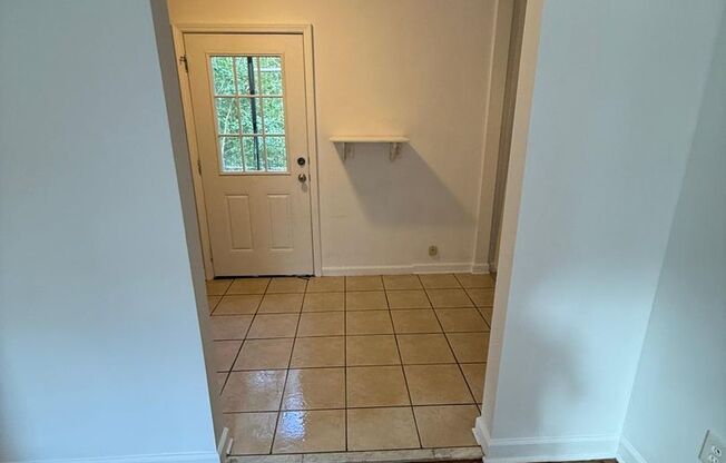 2 beds, 1 bath, $1,000