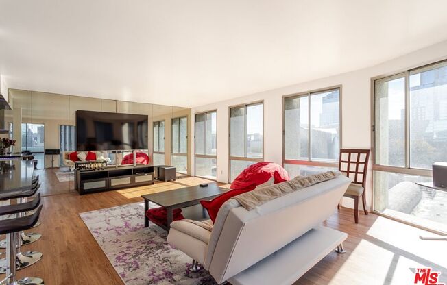 2 beds, 2 baths, 1,172 sqft, $4,550, Unit 1105