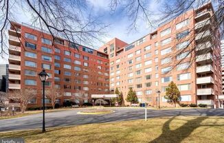 Great studio at River Place for $1600, ALL UTILITIES INCLUDED