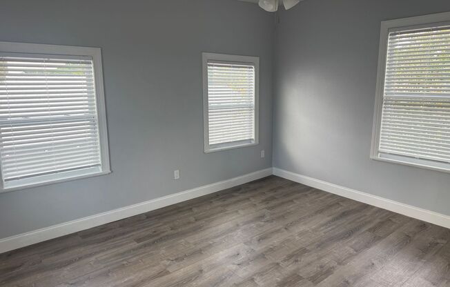 Large 4 bedroom West Tampa Bungalow