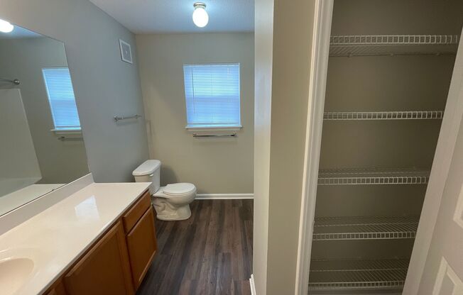 1 bed, 1 bath, 871 sqft, $1,175, Unit 2768-4