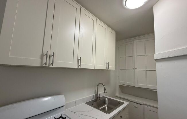 Studio, 1 bath, 350 sqft, $1,150, Unit L