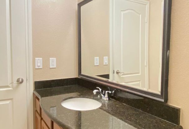 3 beds, 2 baths, $1,500, Unit # 2044