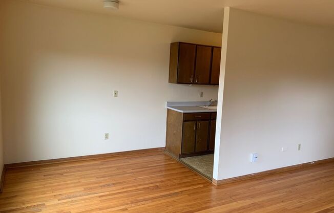 1 bed, 1 bath, 605 sqft, $1,410