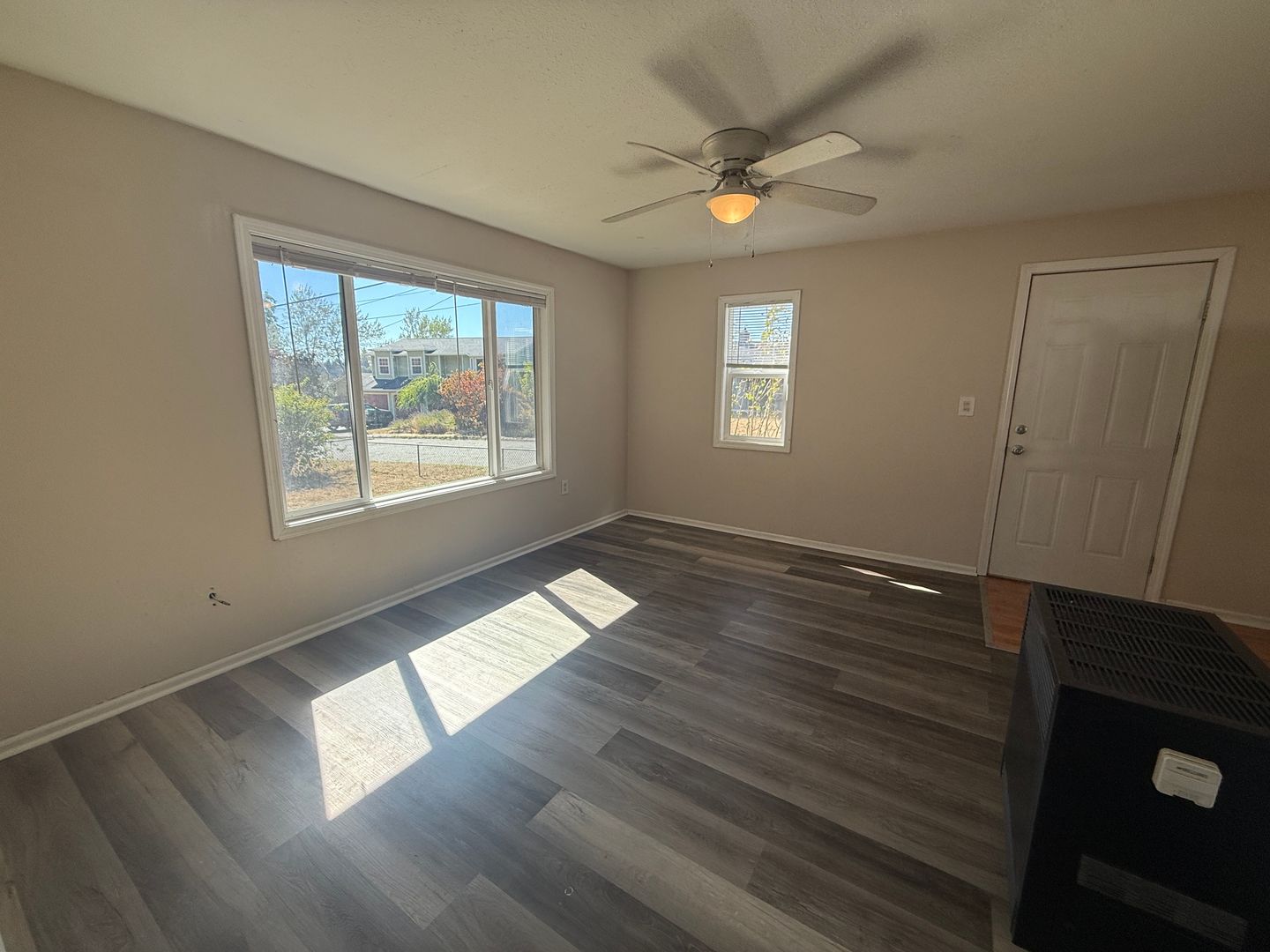 3 bedroom, 1 bathroom Bremerton Duplex
