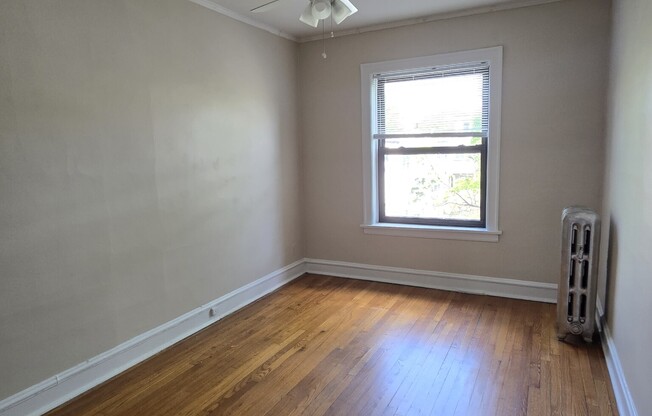 2417 W Sunnyside Ave