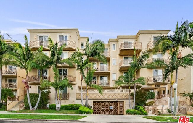 2306 Fox Hills Dr Apt 302