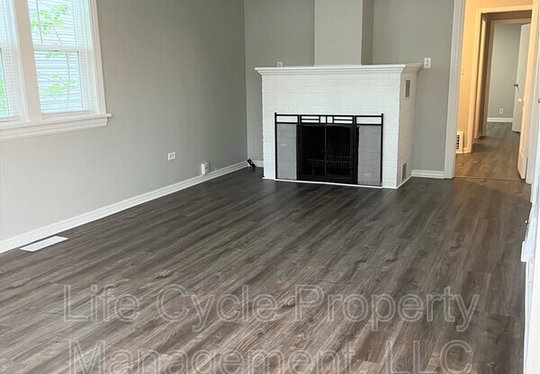 549 32 ST SE