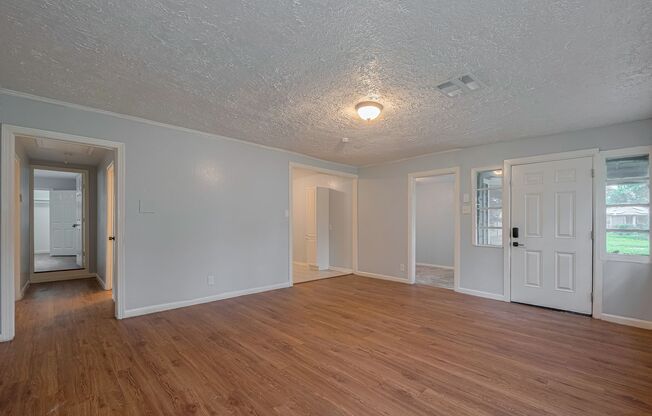 Affordable spacious 4bed/2bath single-family house!