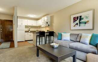 Ridgewood Arches Apartments in Minneapolis, MN Living Room