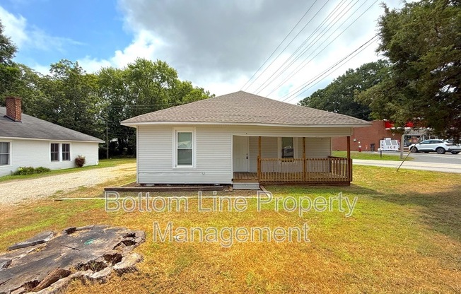 863 OLD CHARLOTTE RD SW