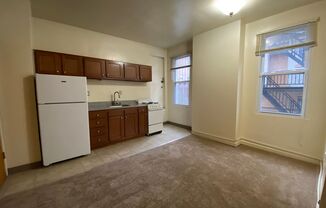 Super Spacious Two Bedroom on Bates St! Perfect Location for Pitt Students! Call Today!