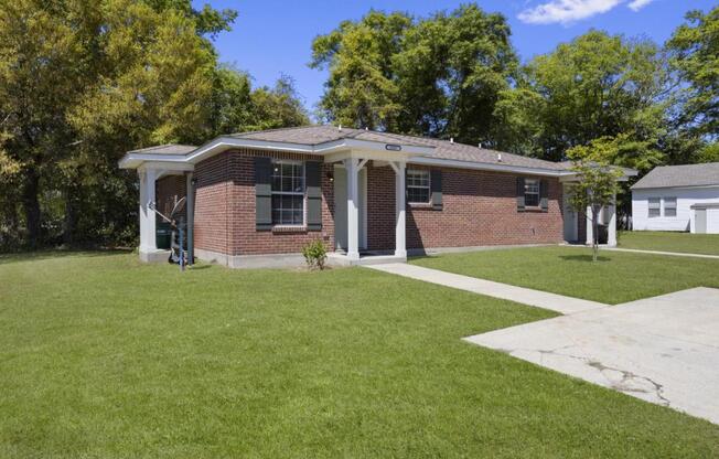 233 PALMETTO LN