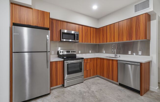 3 beds, 3 baths, 1,120 sqft, $3,695, Unit 420