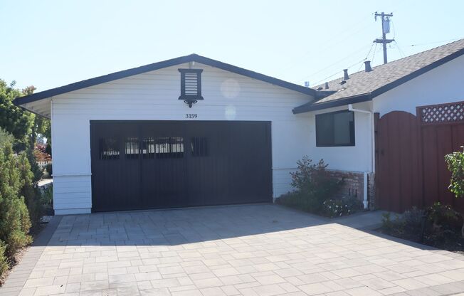 Large 3bed/3Bath Ranch Style Home