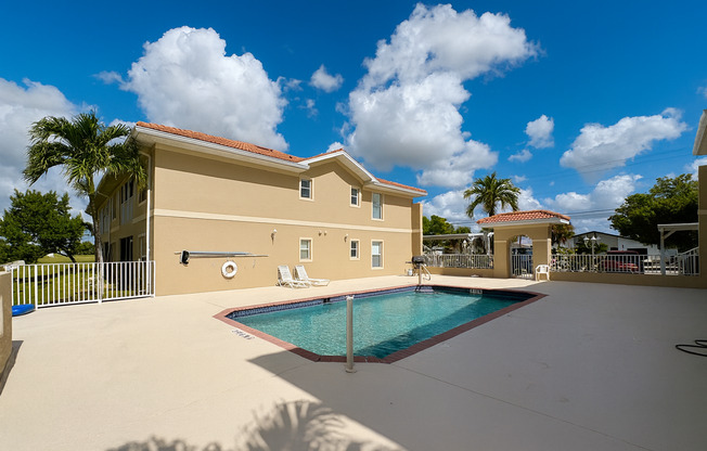 3304/3306 SKYLINE BLVD