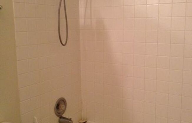2 beds, 1 bath, 740 sqft, $1,500, Unit 209