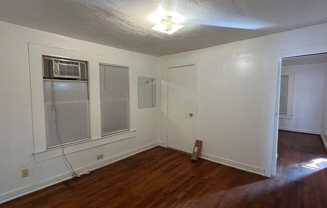 3 beds, 1 bath, $1,200