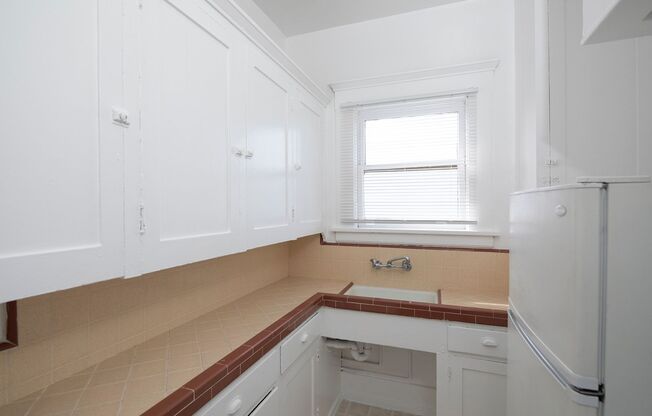 Studio, 1 bath, $1,625, Unit 25