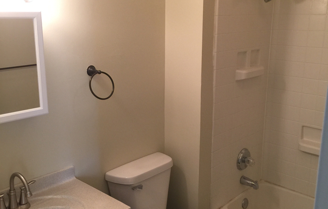 2 beds, 1 bath, $1,050