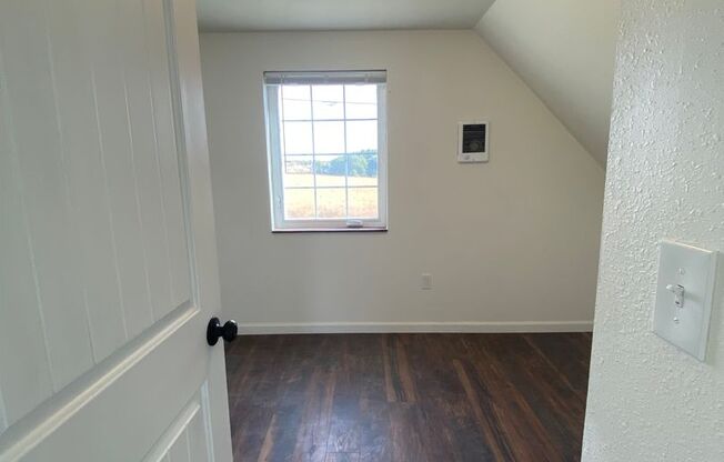 2 beds, 1 bath, $1,495