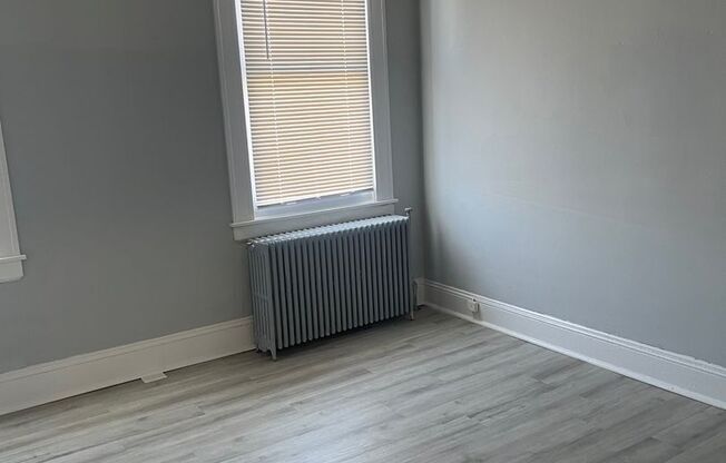 3 beds, 1 bath, $1,300