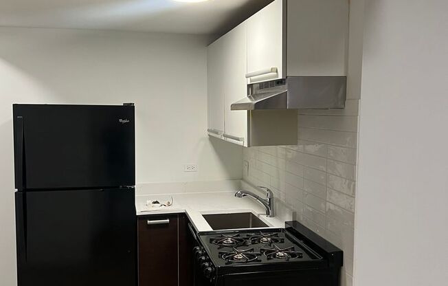 2 beds, 1 bath, $1,795, Unit 101