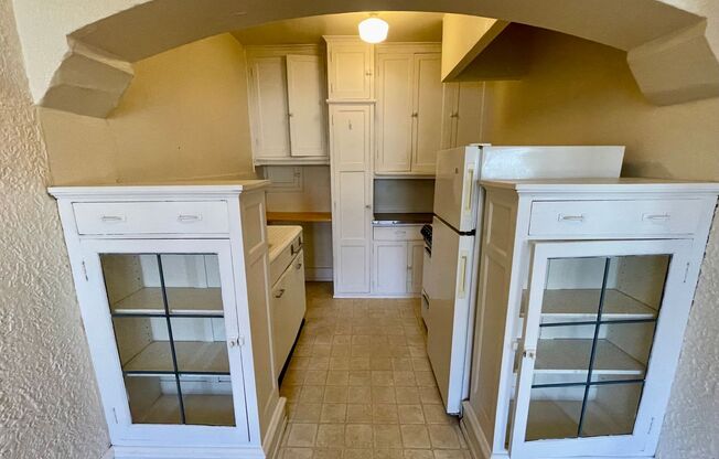 1 bed, 1 bath, $995, Unit 108